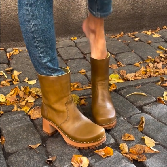 Swedish Hasbeens pull on Plain Boot Clog Boot Tabacco Taupe Color🌈❤️ - Picture 2 of 10